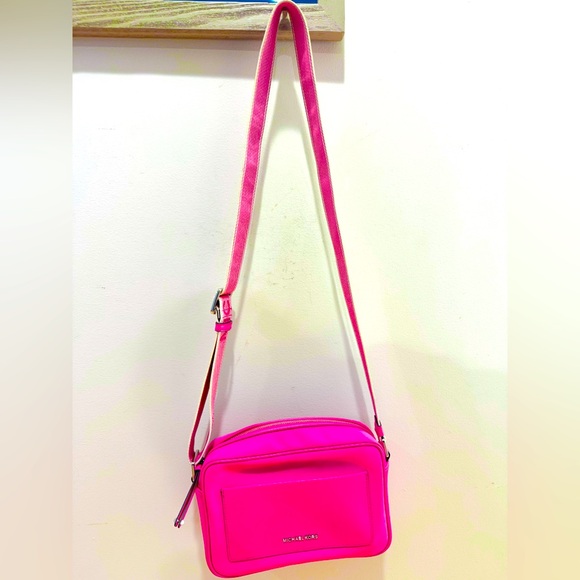 Michael Kors Hot Pink with white accents beautiful shoulder bag with strap, med